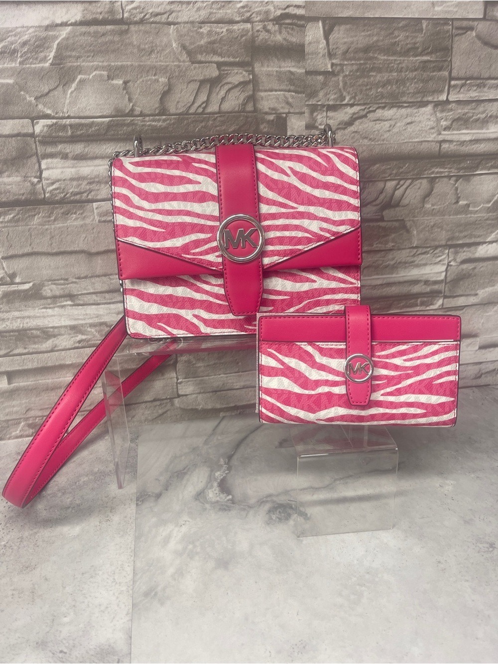 Michael Kors Greenwich Med Flap Crossbody & Matching Dragonfruit Pink Zebra